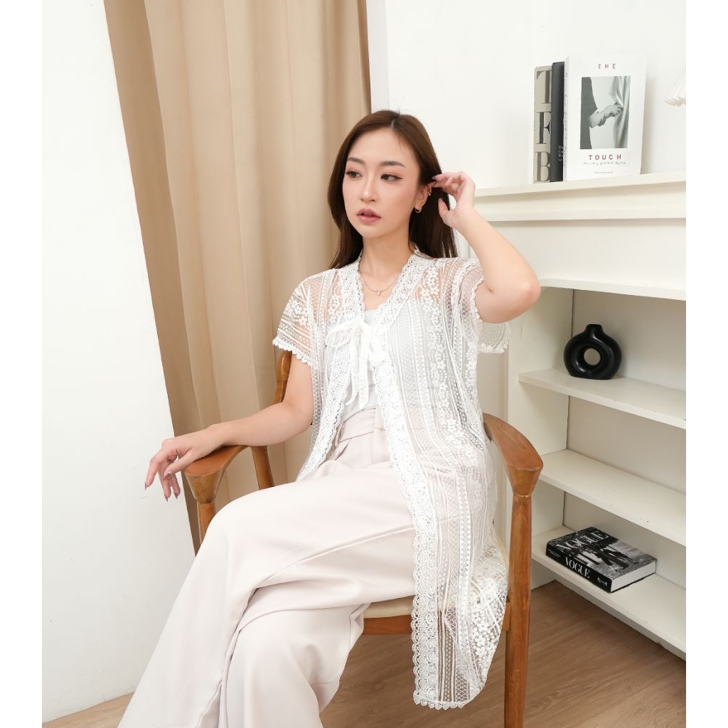 READY 100% Realpict Jasmine Outer Brokat Putih Wanita Rompi Lepas Premium Elegan Kekinian Untuk Kond