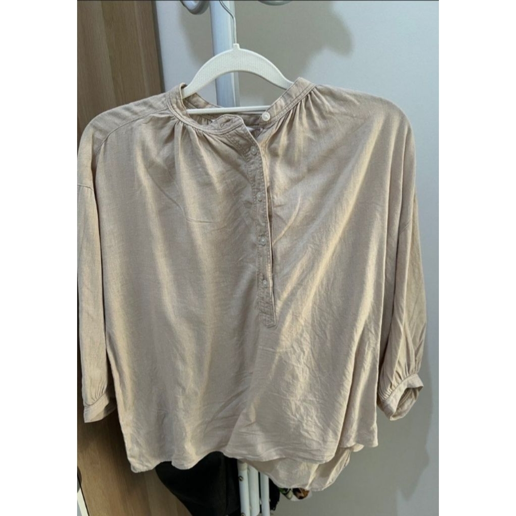 blouse biru muda
