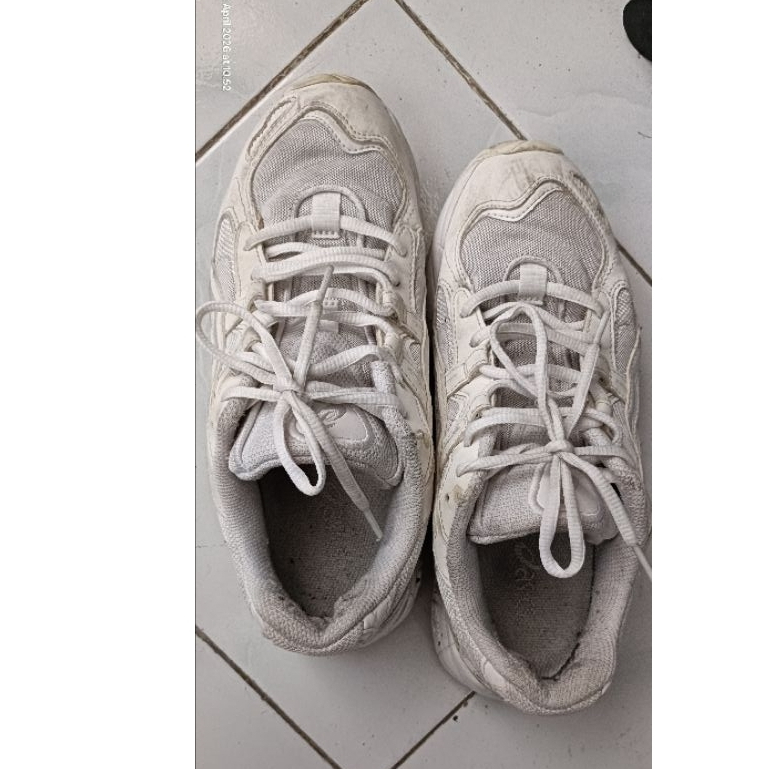 (BEKAS) Preloved Sepatu Asics Gel Kayano 5 OG Warna Putih ukuran 40 (insole 250)