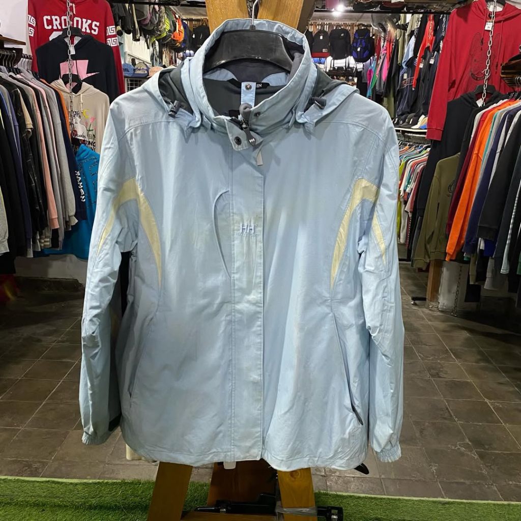 jaket outdoor HELLY HANSEN tebal size L casual bagus