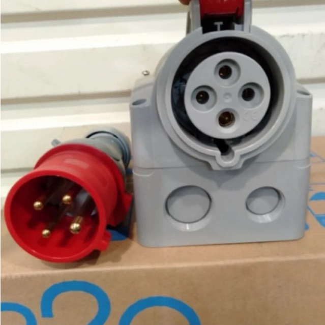 Surface Mounting LEGRAND 4Pin 32A SET