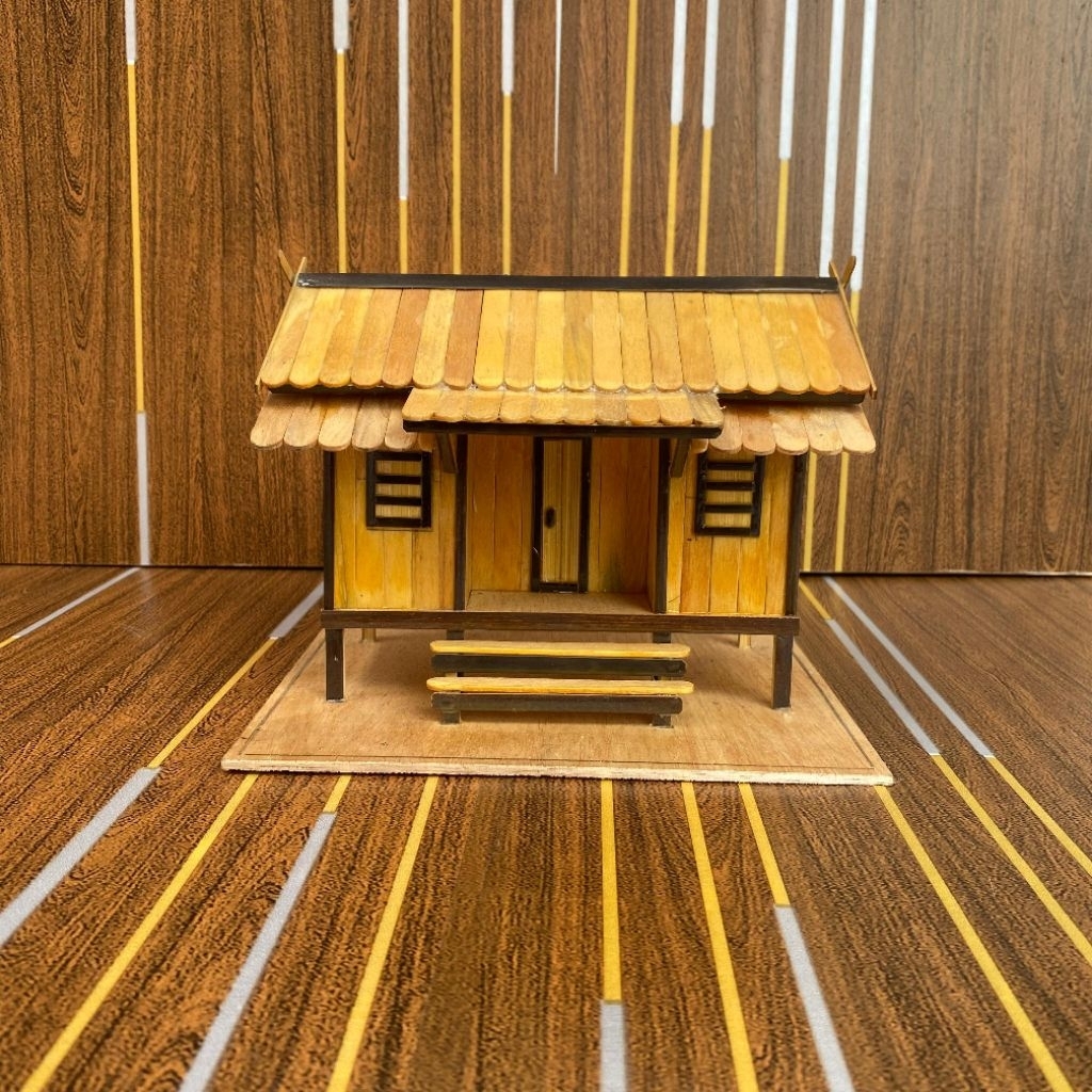 MINIATUR RUMAH ADAT CAPIT GUNTING KHAS SUNDA JAWA BARAT