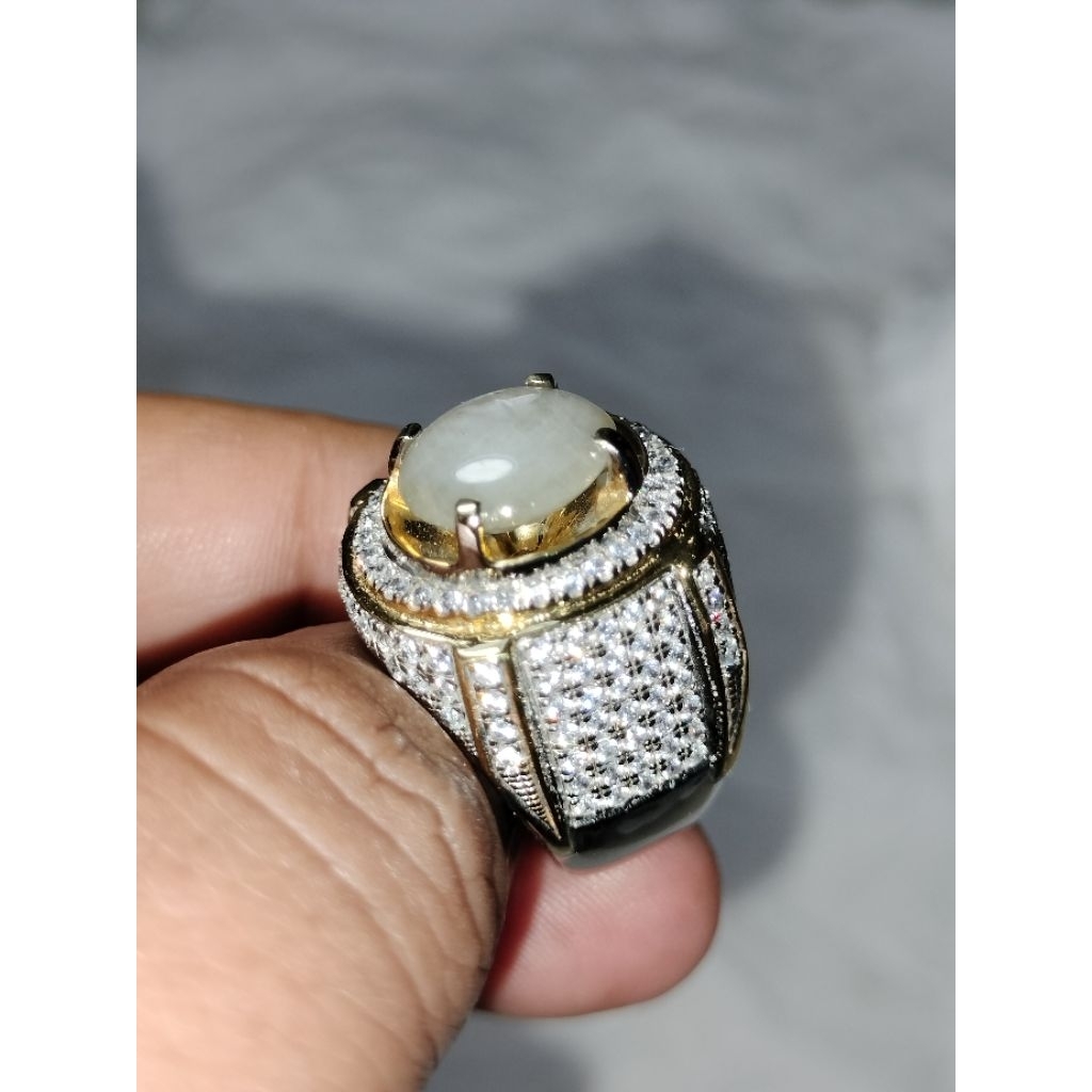 Natural white sapphire star srilanka