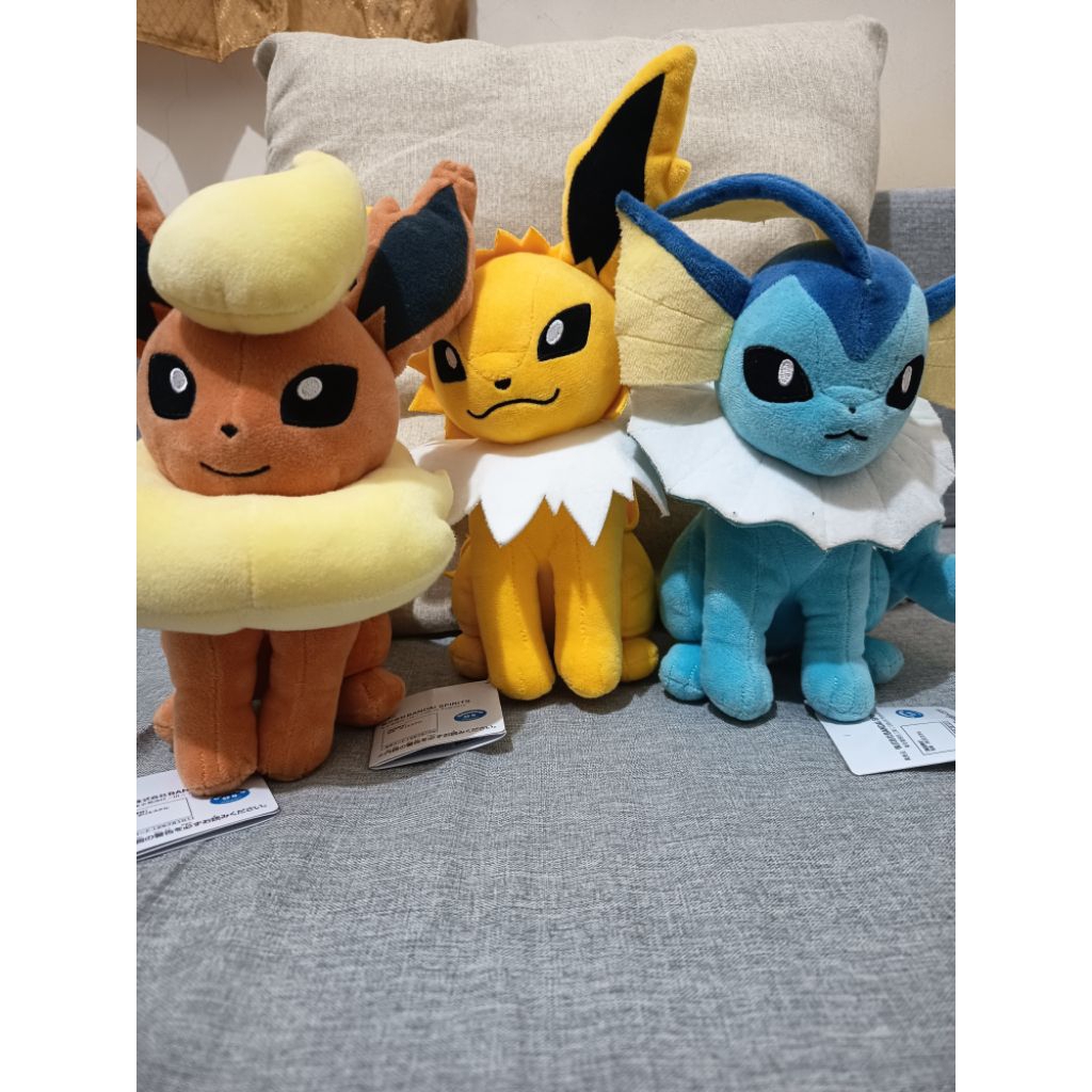 Boneka Pokemon Eeveelution - Banpresto