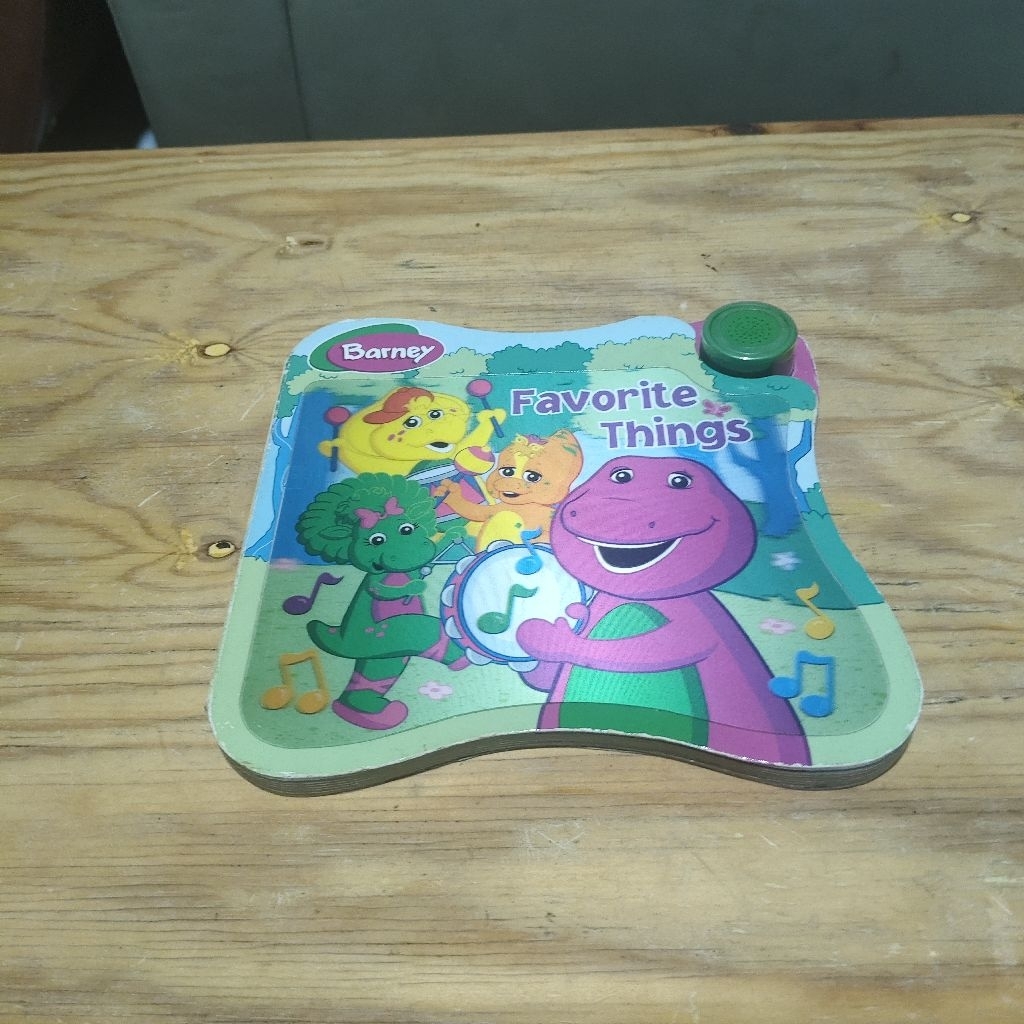 Buku Barney Favorite Time