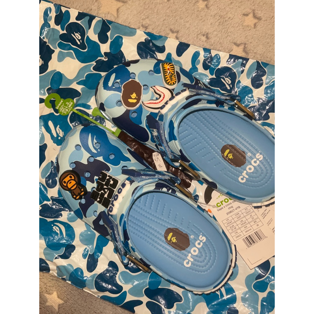 Sandal crocs X Bape