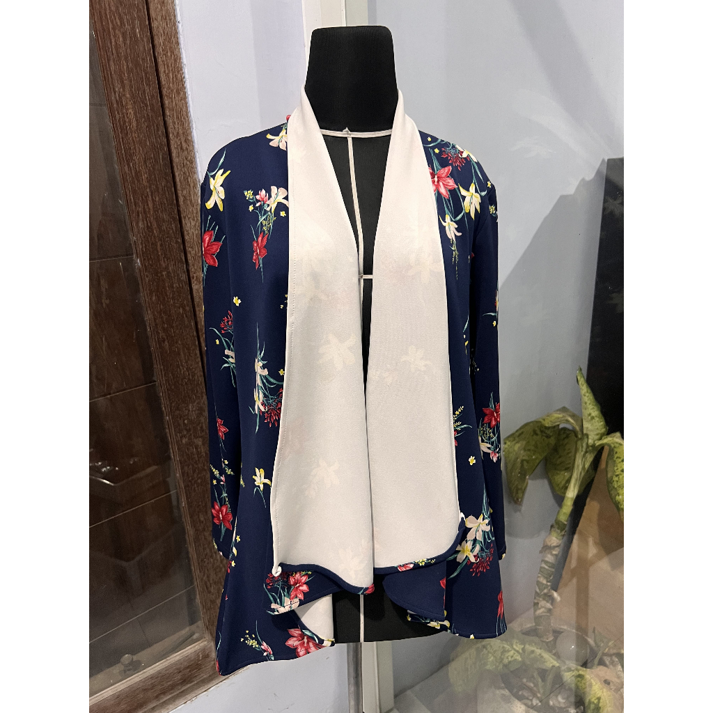 Outer Blazer Wanita Floral Navy Preloved - Cardigan Panjang Motif Bunga - Luaran Casual Kantor Premi