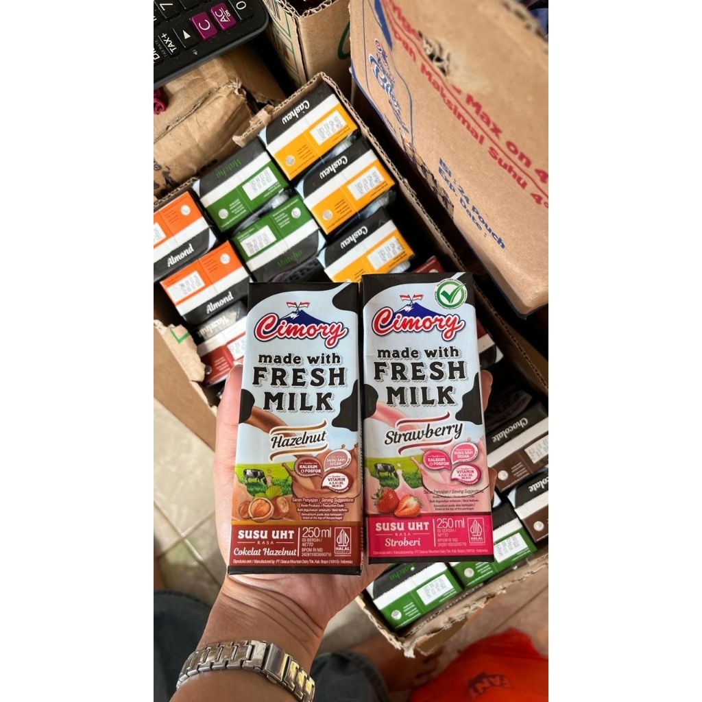 Susu UHT Cimory 250 ml - Rasa Almond, Choco Malt, Salted Caramel