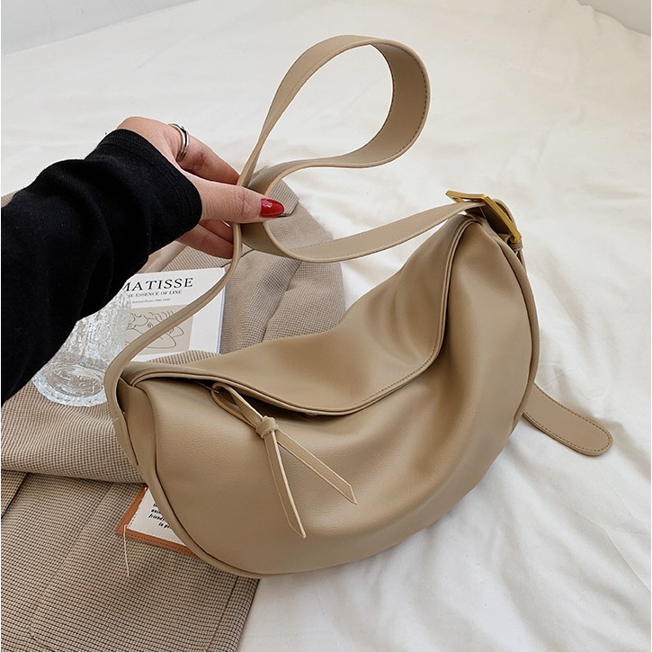 Vedlyn Joyce Tas selempang wanita model gesper