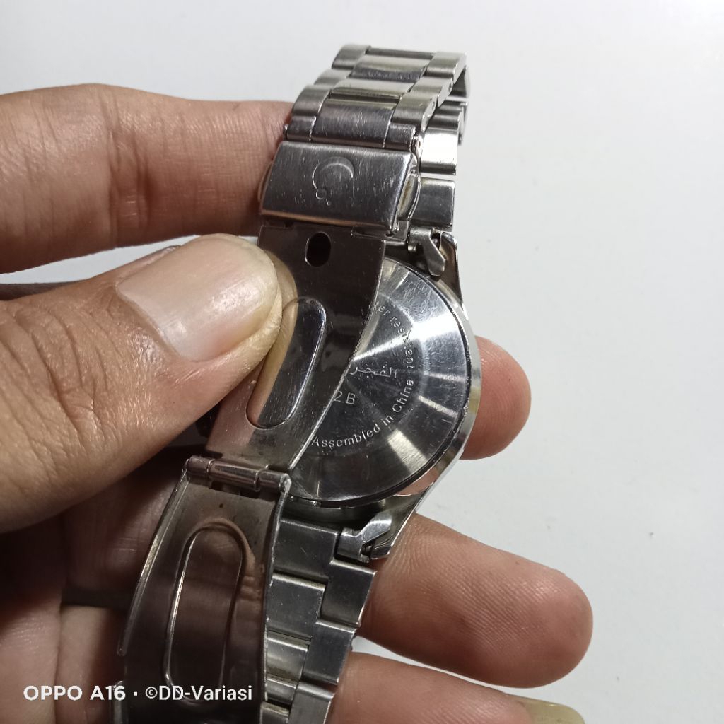 jam tangan alfajr penunjuk waktu sholat