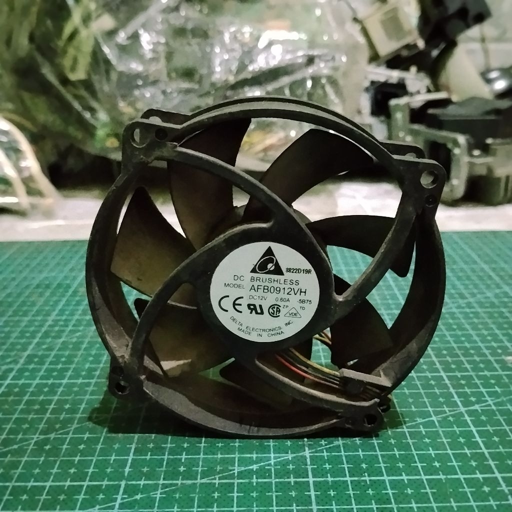 high speed fan dc brushless delta fan dc 12V 0.60 BULAT 9.5CM