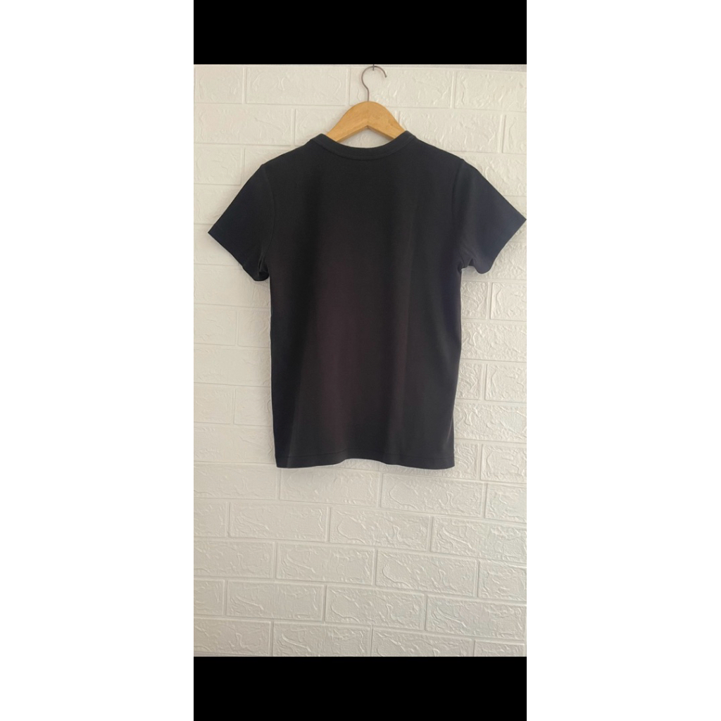 ready kaos Uniqlo hitam pekat