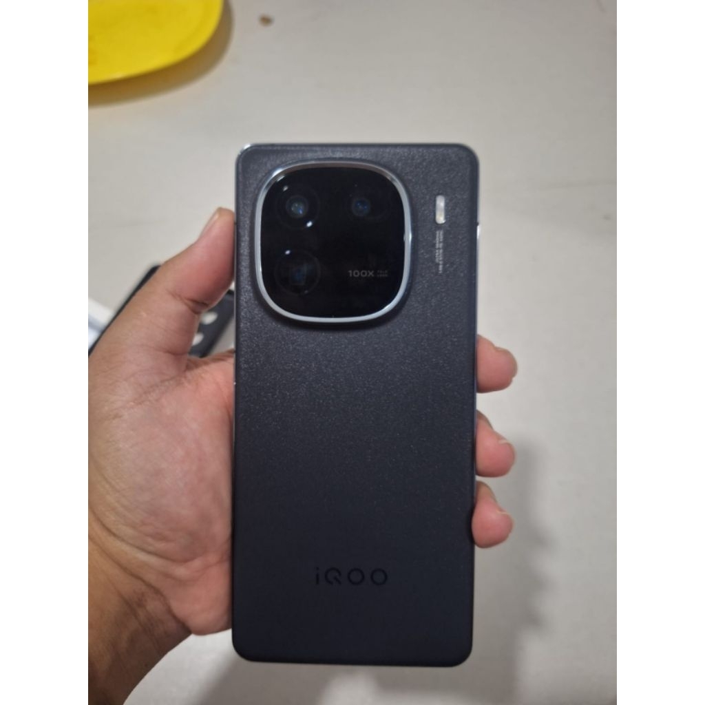 IQOO 12 16 / 512 GB Second