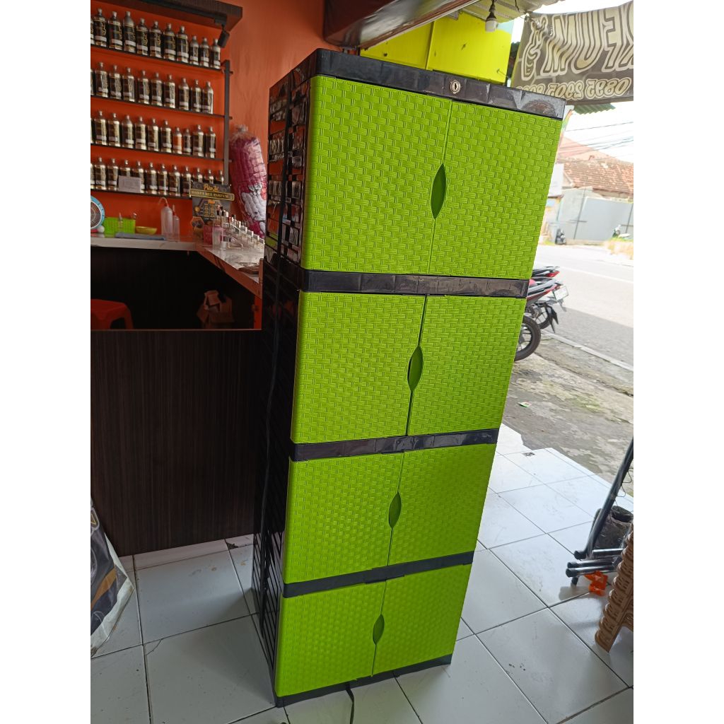 lemari plastik Brio Susun 4 Full kunci