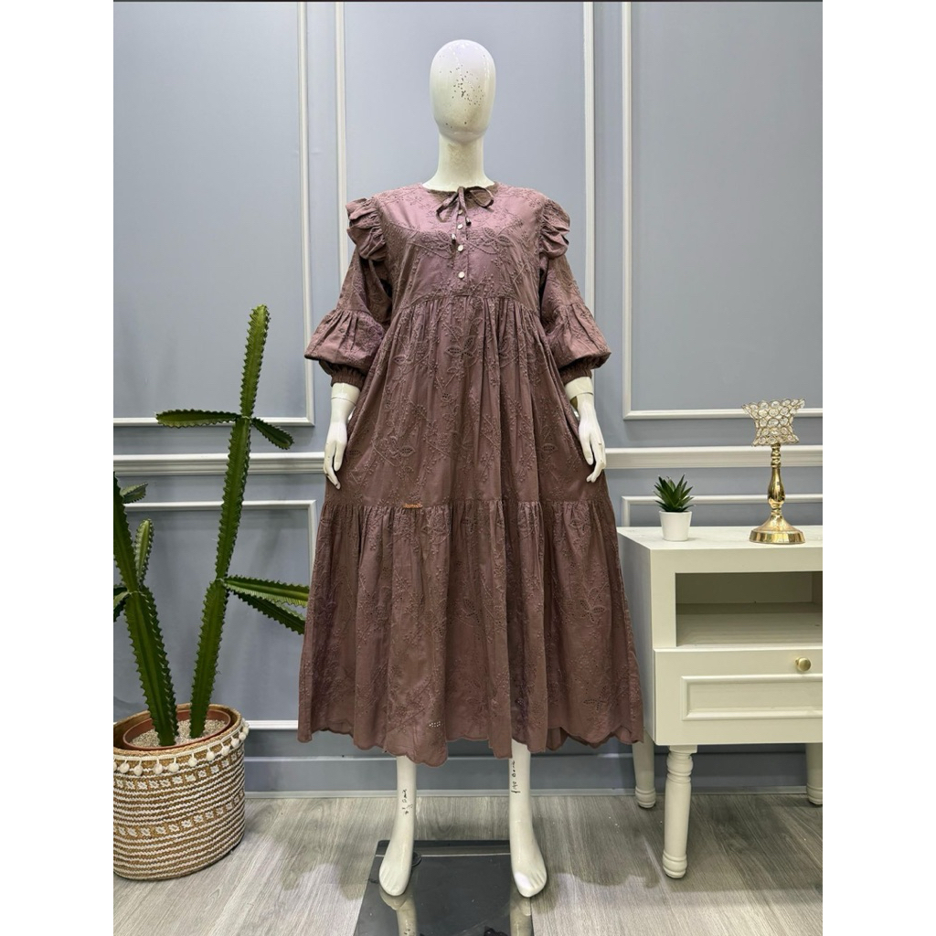 Midi dress Salvina.YS Ori motif bordir bolong dengan renda