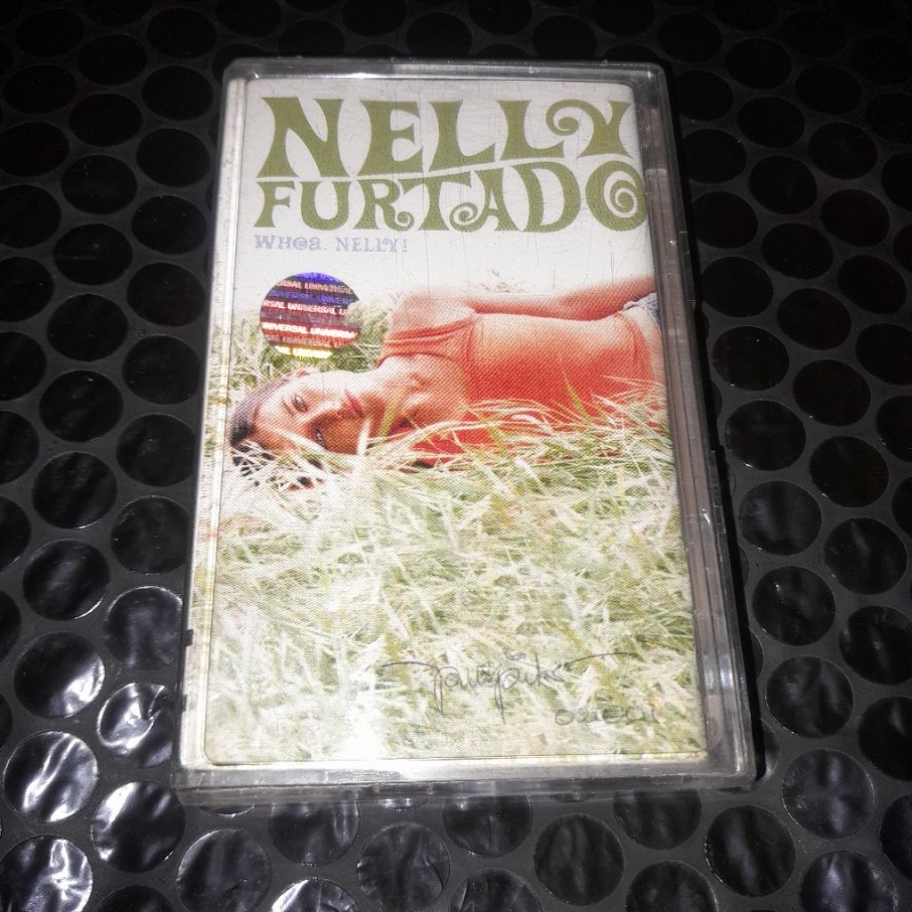 kaset pita nelly furtado whoa nelly