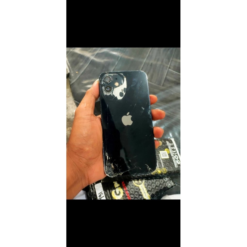 Iphone 12 64gb IOS 25.1.0, posisi pascood icloud status clean