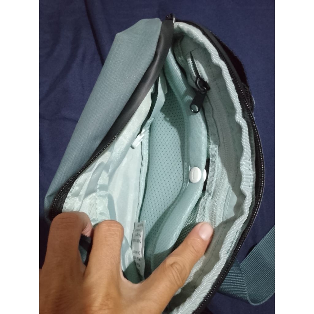 sling bag atau tas pinggang Thule