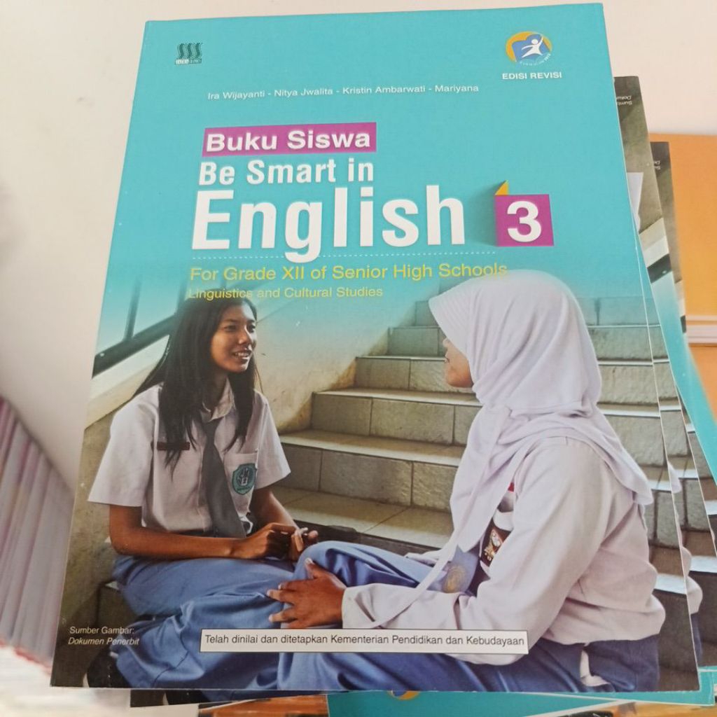 buku bahasa Inggris be smart in English kelas 3 SMA original