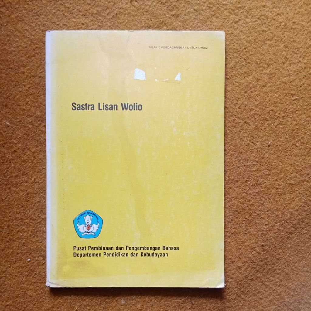 buku sastra lisan wolio