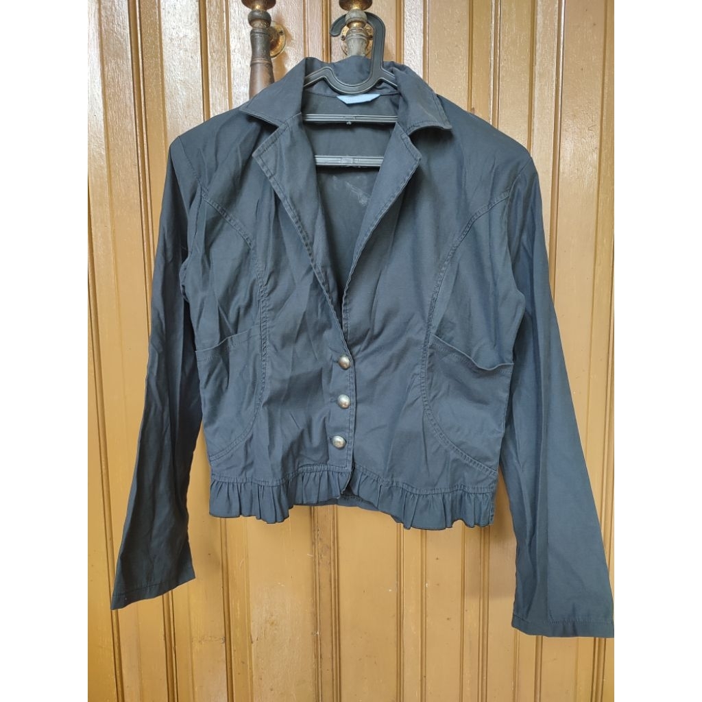 Outer Crop Katun Hitam Polos Kancing Bulat