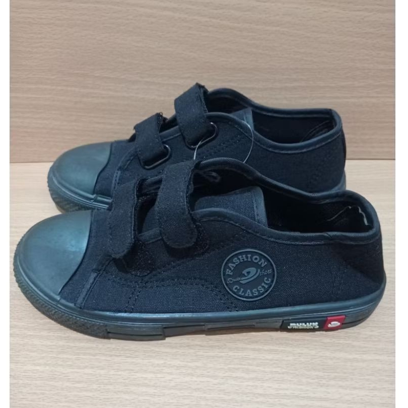 Sepatu Sekolah Hitam Anak BX1058 Velcro Tanpa Tali Sneakers Full Black Nyaman