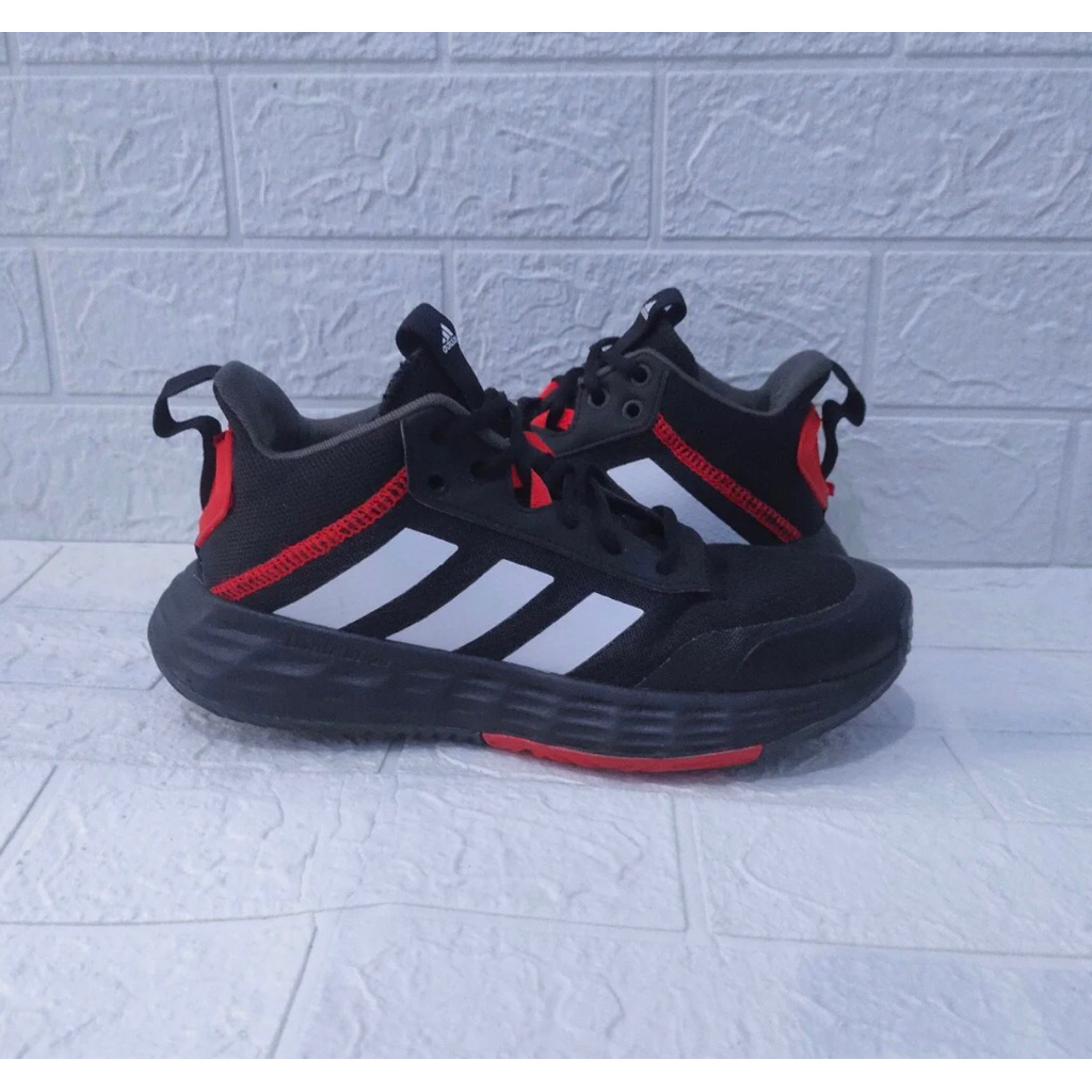 JS - Sepatu basket adidas Own The game 2.0