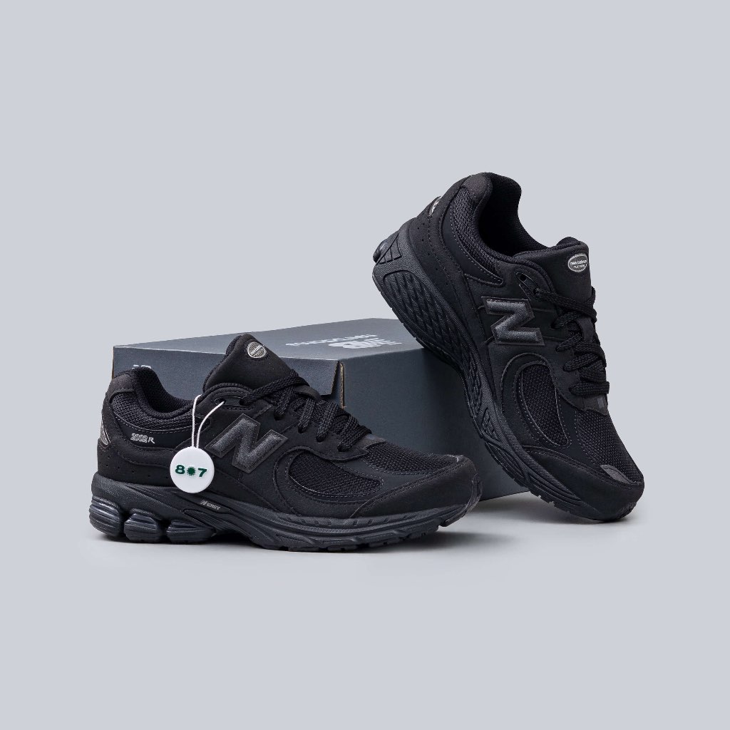 New Balance 2002R All Black