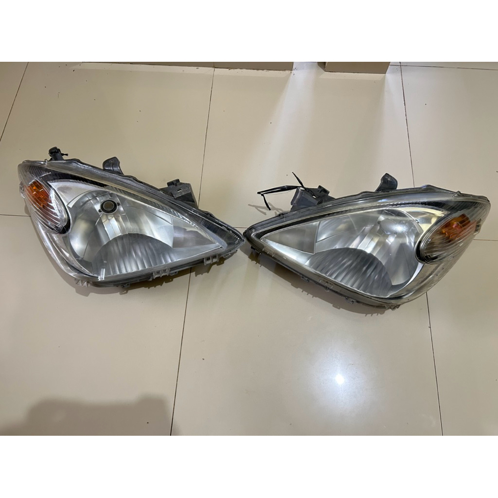 Headlamp Reflektor Lampu depan Headlight Toyota Avanza lama pnp Xenia kanan kiri original