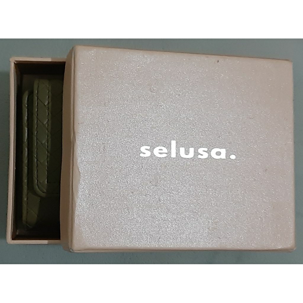 Preloved Dompet Selusa.