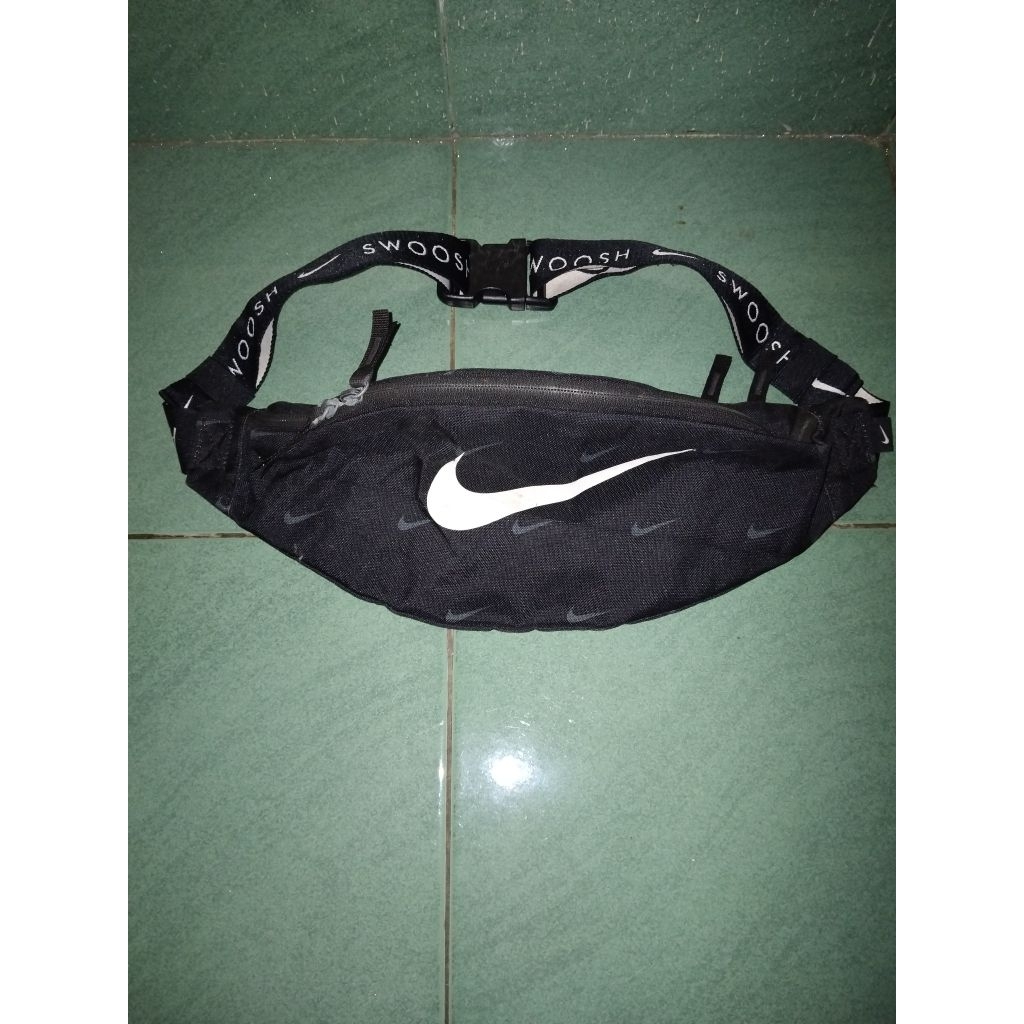 WB nike swoosh black