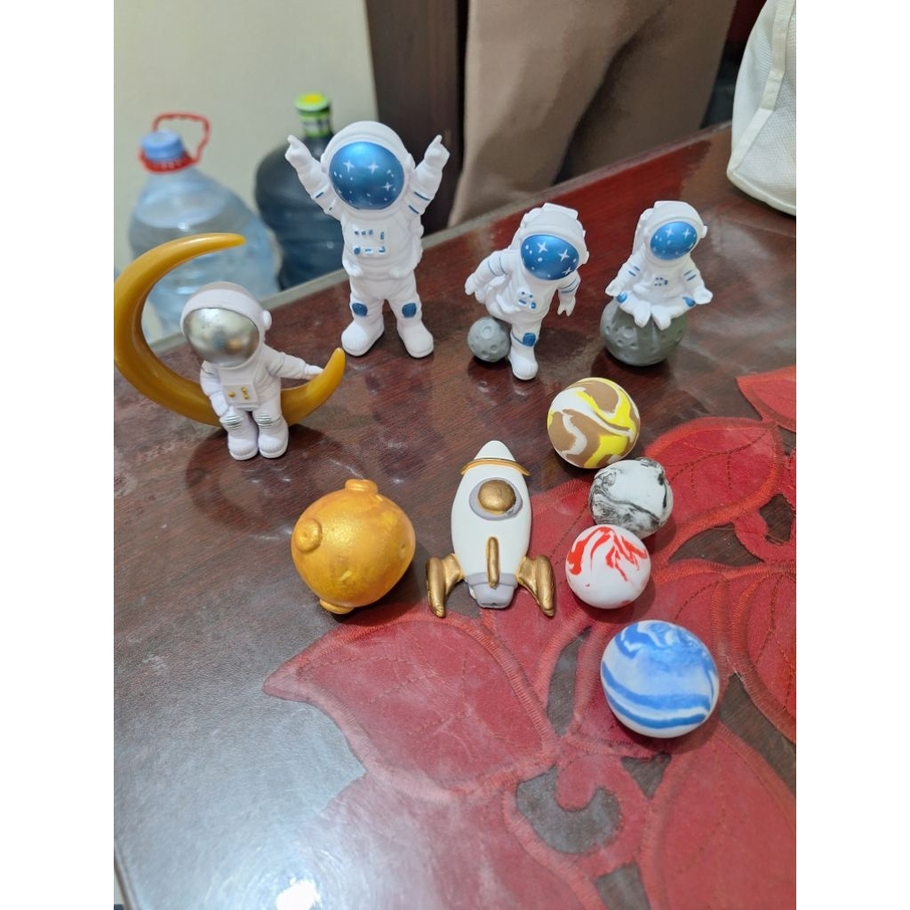 Topper Kue Astronot