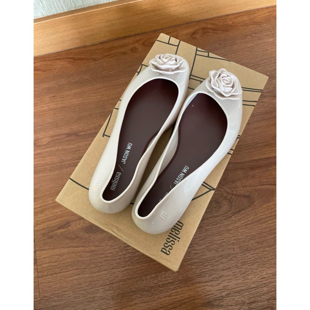 Sendal Melissa jason wu