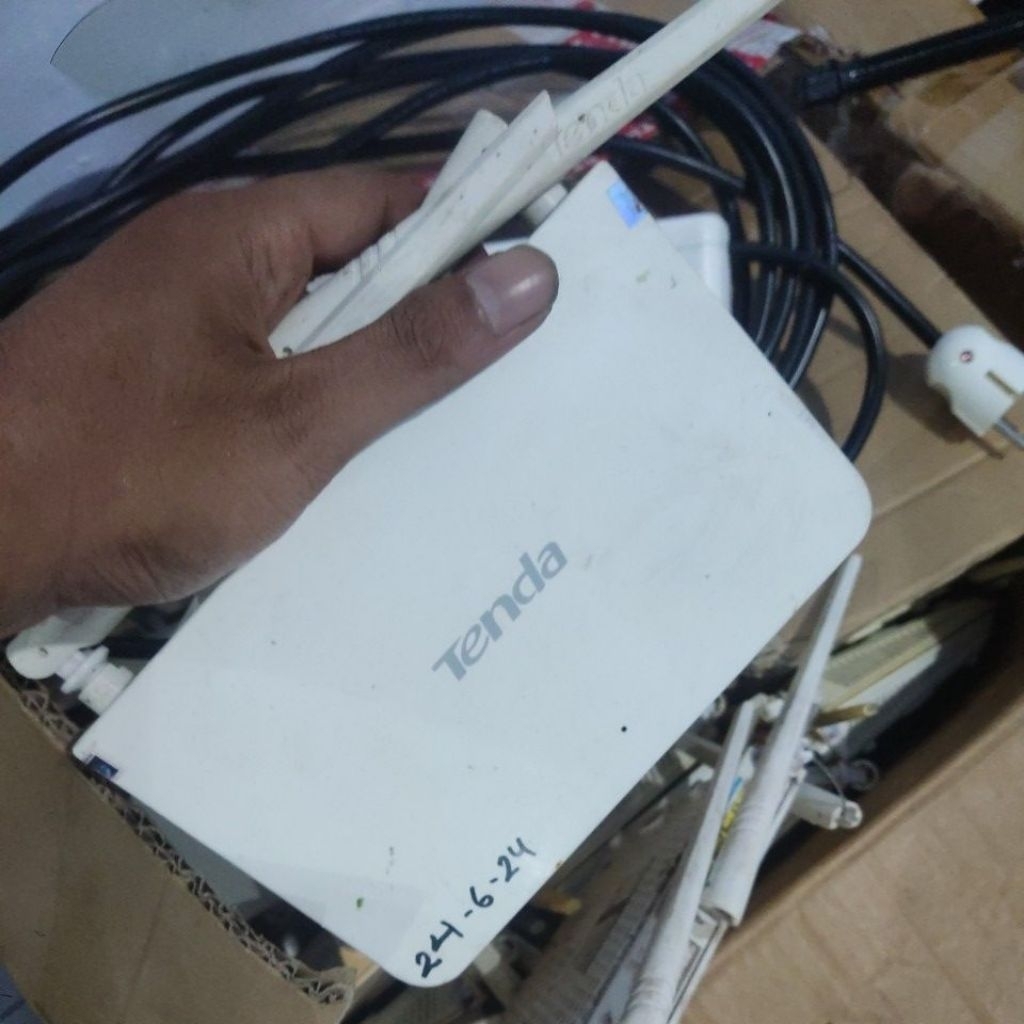 Tenda F3/F6 bekas migrasi di kirim acak