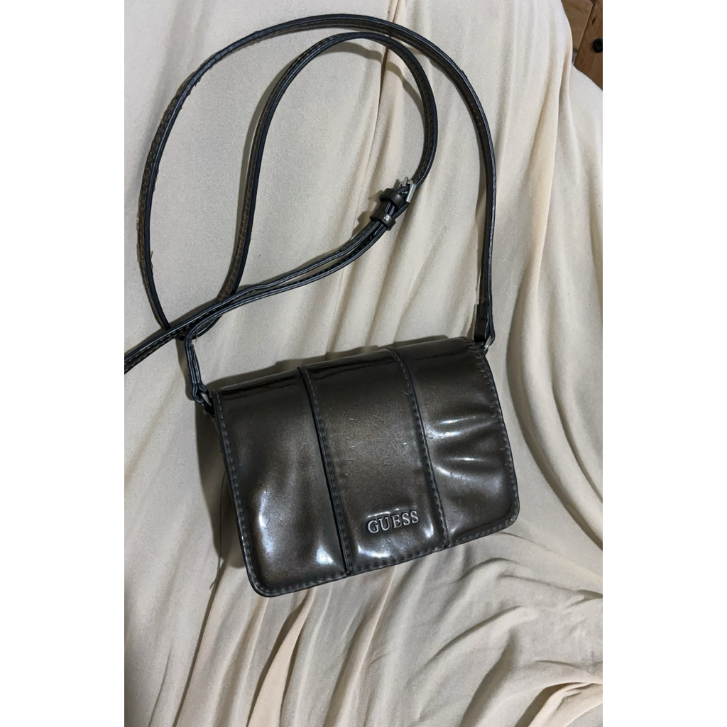 Preloved Tas Selempang Guess Original