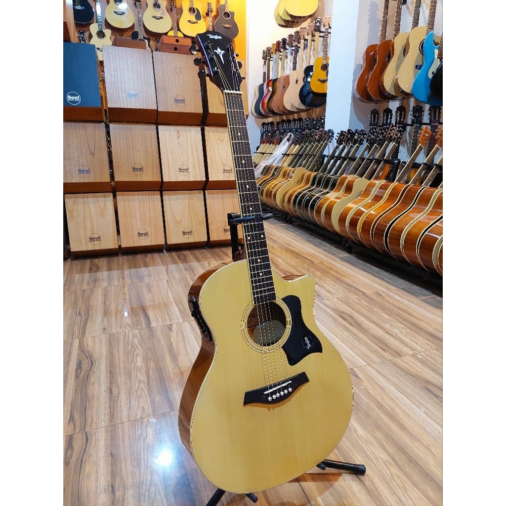 Gitar Akustik elektrik Taylor