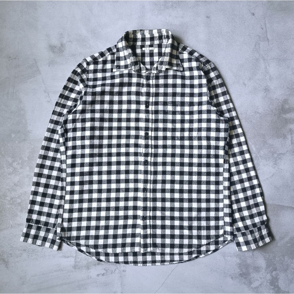 Kemeja Flannel Shirt Uniqlo Black White