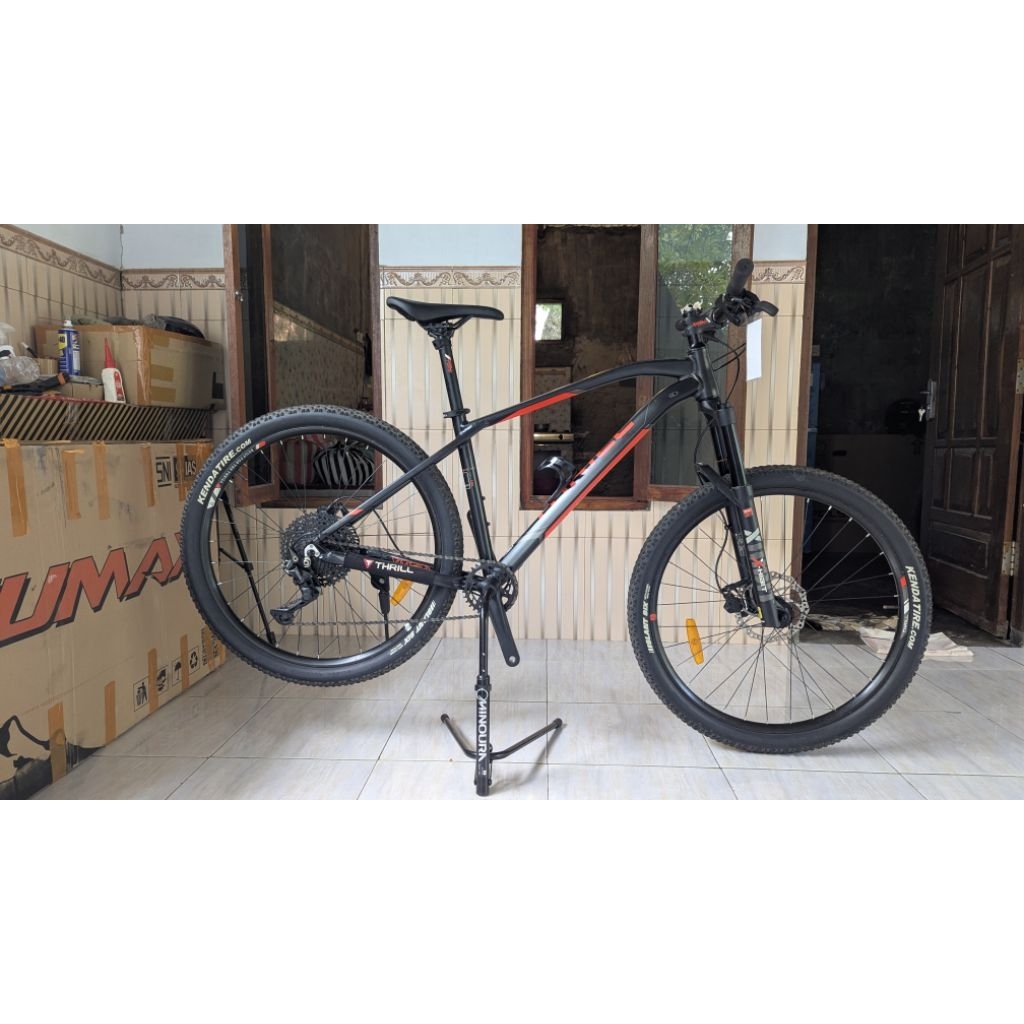 THRILL VANQUISH 1.0 MULUS 95% BEKAS