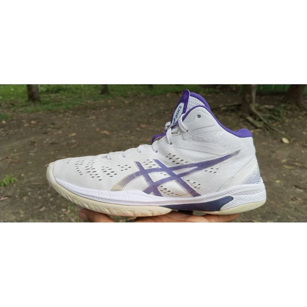 asics gelhoop v16