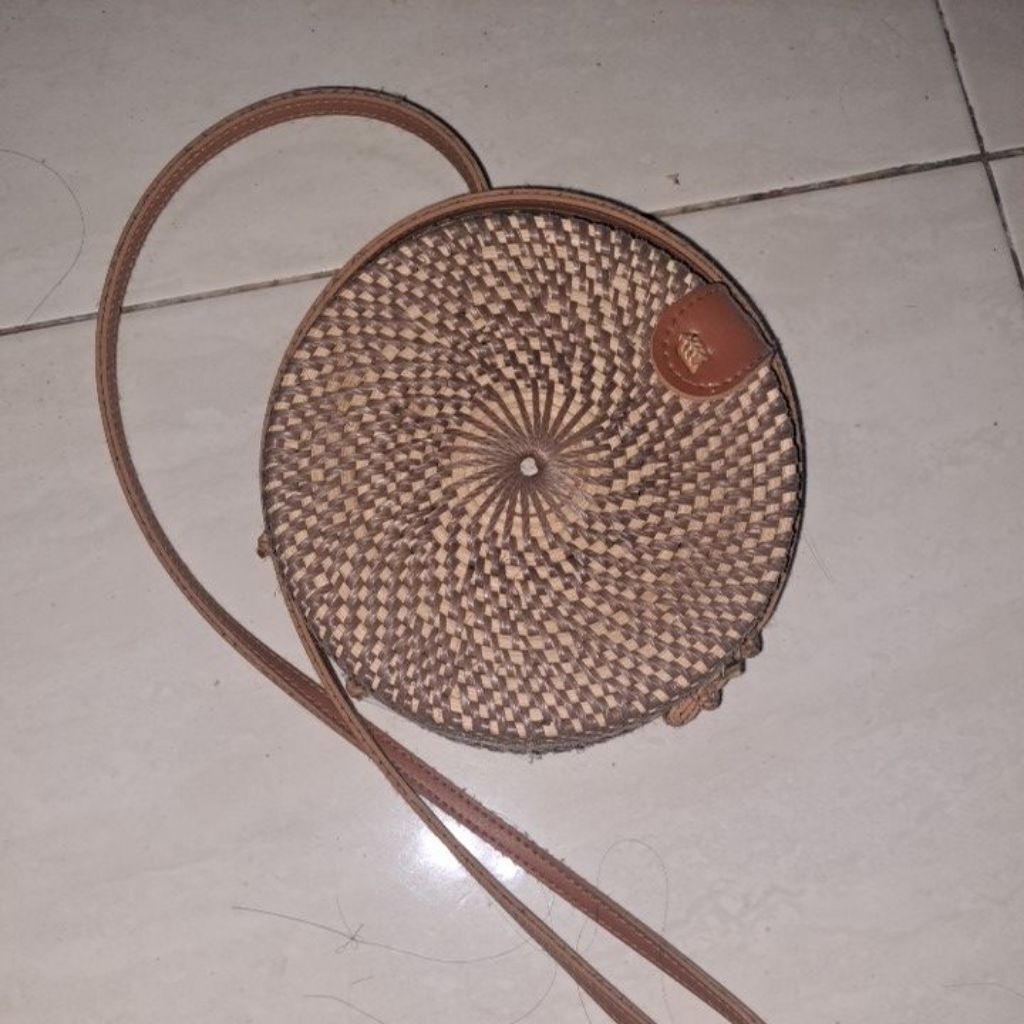Tas Rotan Bali Bulat Coklat