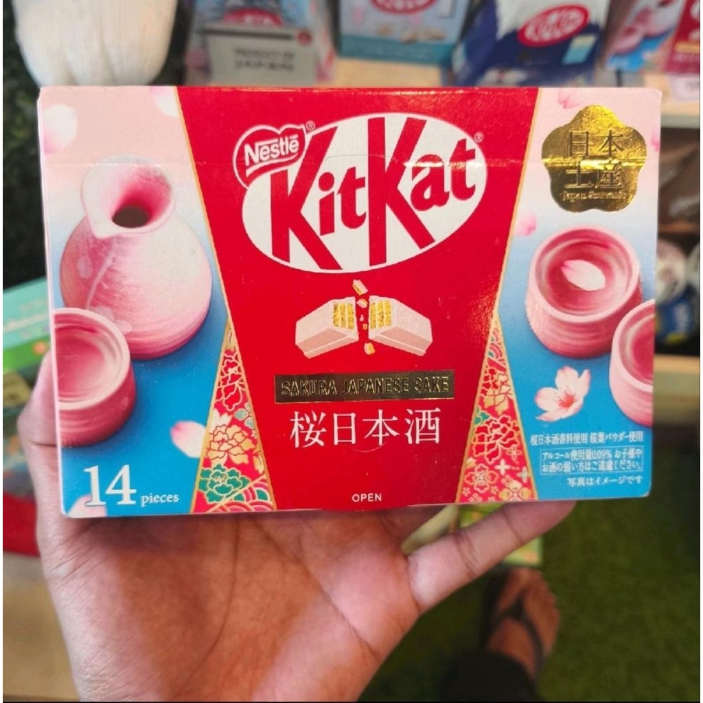 Nestle kitkat import jepang varian sakura japanese  gift pack isi 14 pcs