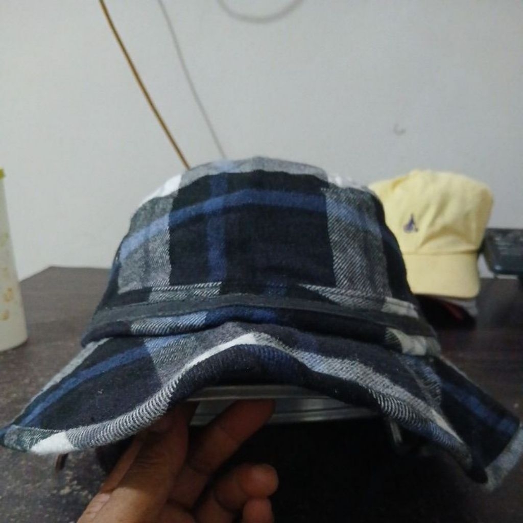 Topi rimba bahan planel tebal lembut motif tartan logo bordir K2 second Original size M lingkar 56-5