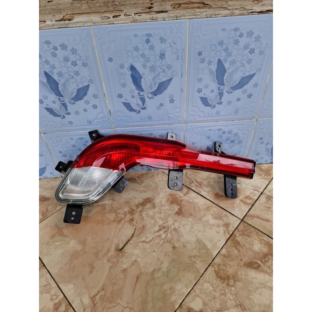 LAMPU BEMPER BELAKANG WULING ALMAZ (KIRI)