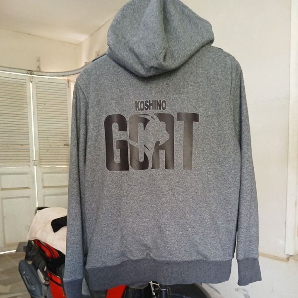 Jacket serpa berhoodie super tebal lembut lebih 1kg warna abu gelap UNIQLO second Original size L-XL