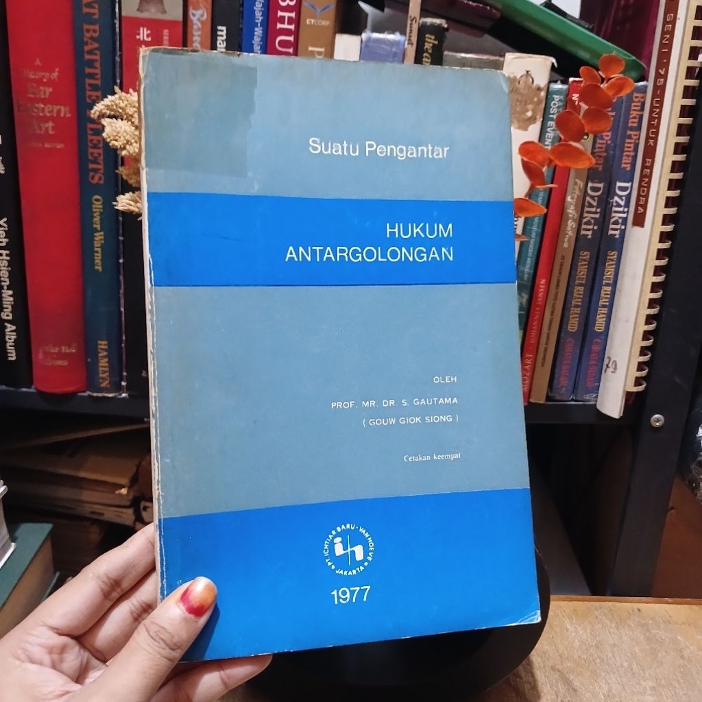 Hukum antargolongan, suatu pengantar - oleh Prof.S.Gautama