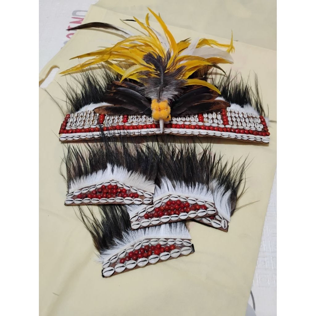 Aksesoris adat Papua