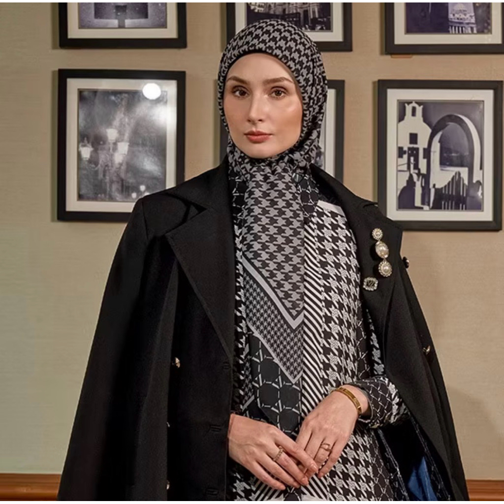 New vivi zubedi monogram scarf black