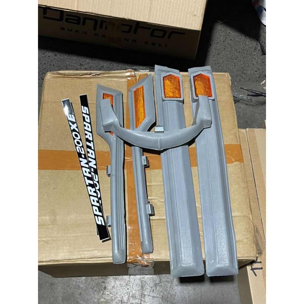 Trim triem set vespa spartan 200cc napoleon detail presisi warna abu abu