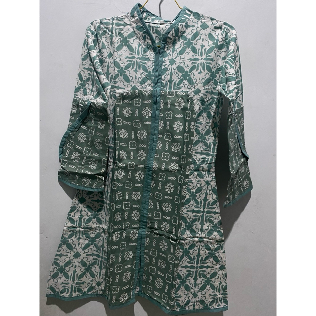 batik hijau botol