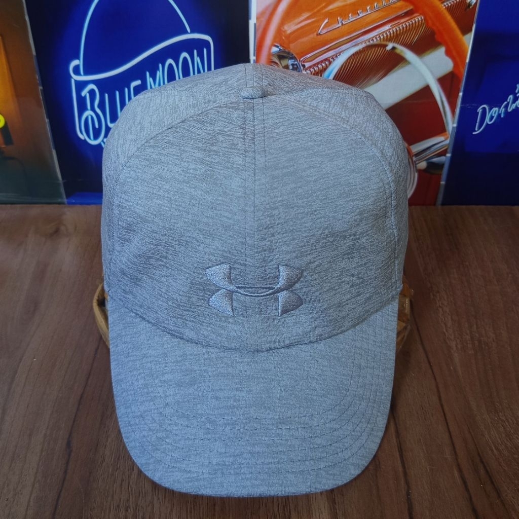 Topi under armour original topi golf